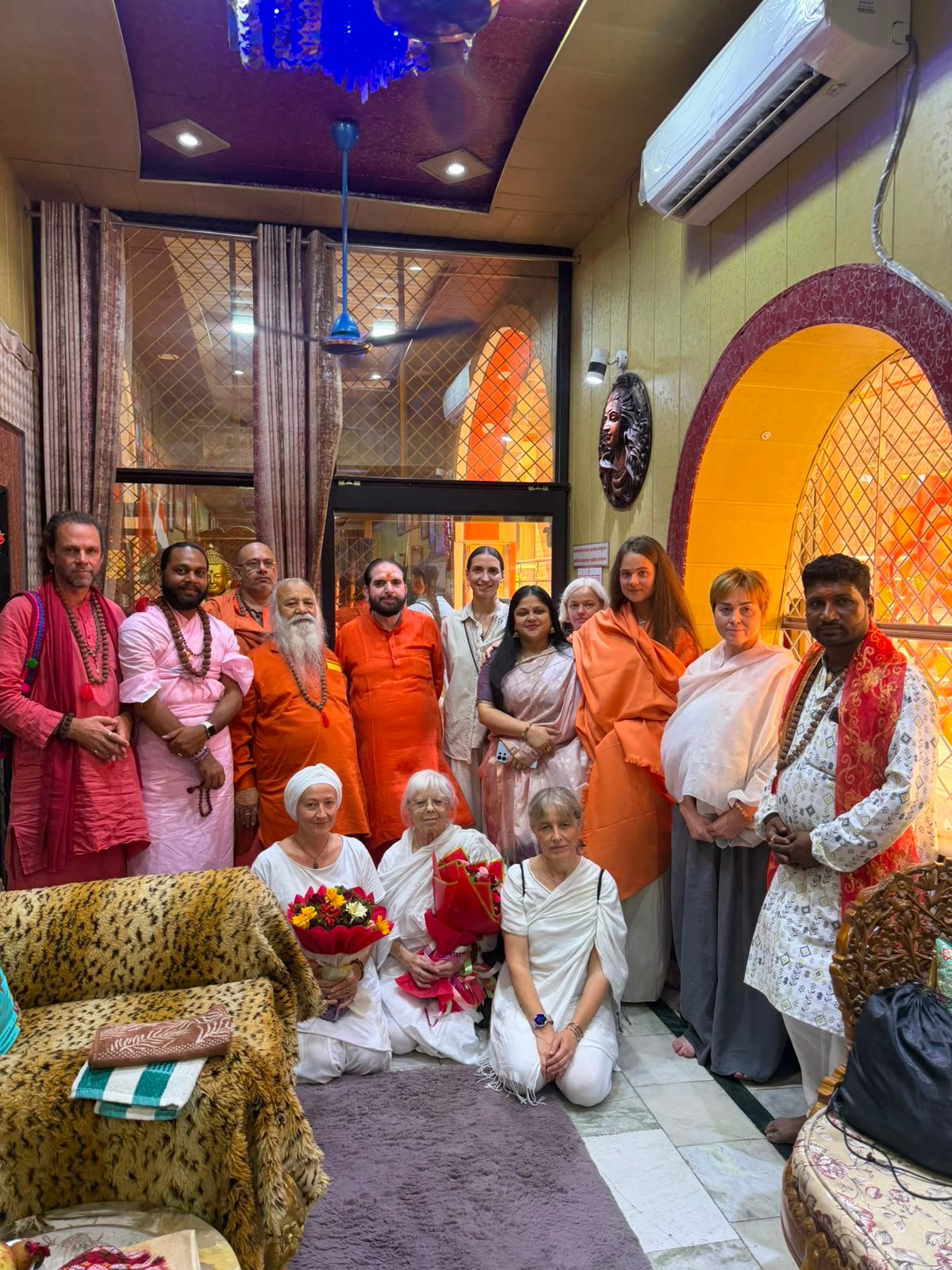1789641047 228 संत सेवा सनातन परंपरा का महत्वपूर्ण अंग स्वामी संतोषानंद