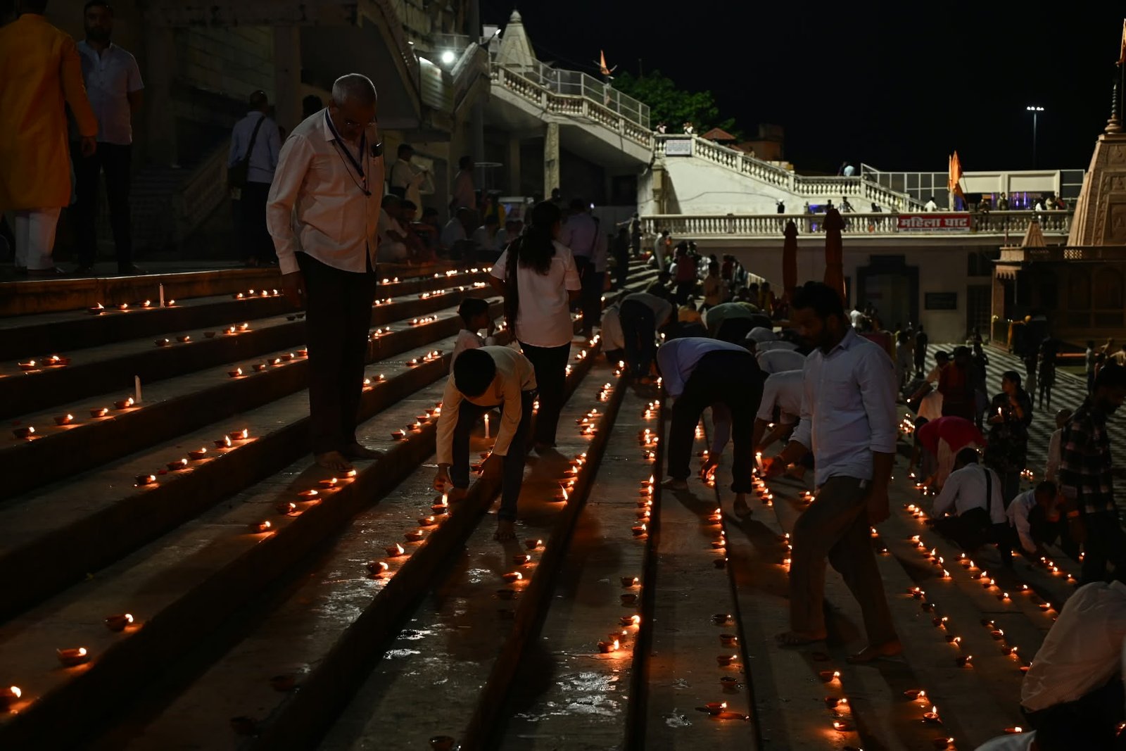1789694250 102 तीर्थ नगरी हरिद्वार के ब्रह्मकुंड हर की पौड़ी में मा