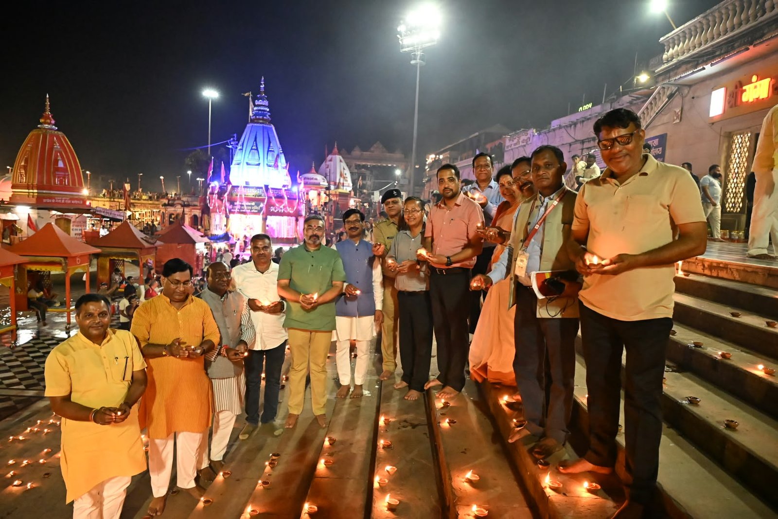 1789694250 613 तीर्थ नगरी हरिद्वार के ब्रह्मकुंड हर की पौड़ी में मा