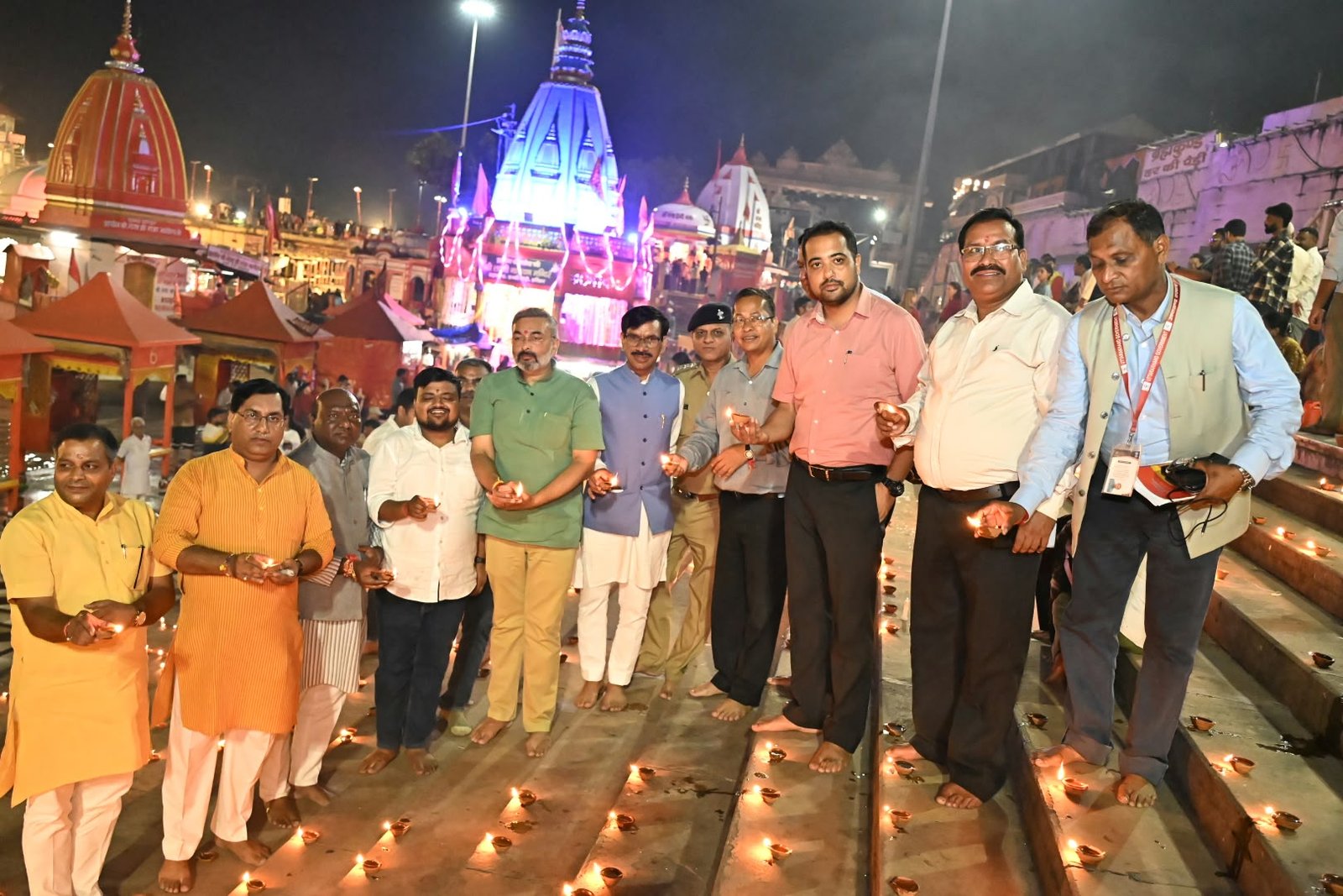 1789694250 690 तीर्थ नगरी हरिद्वार के ब्रह्मकुंड हर की पौड़ी में मा