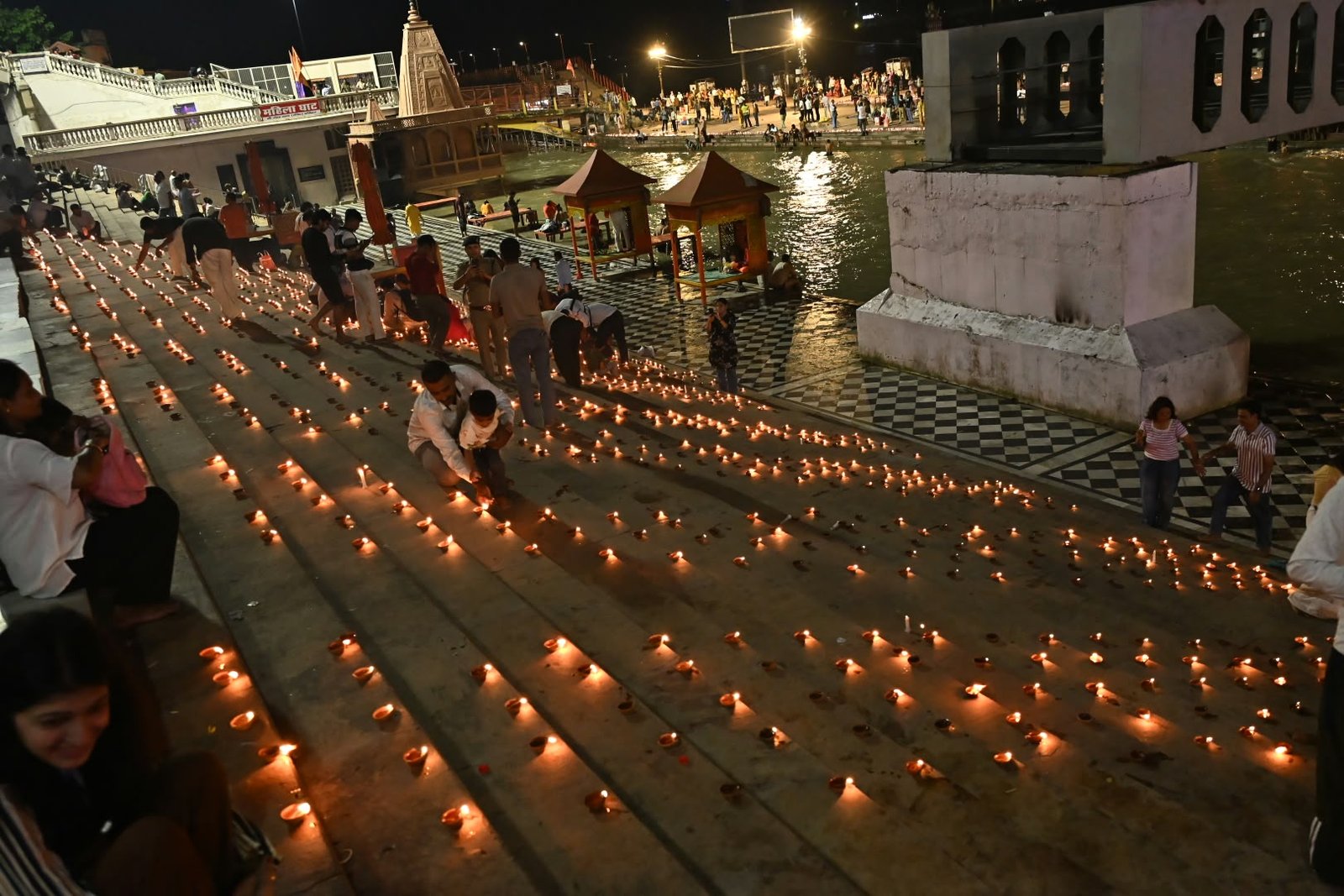 1789694250 753 तीर्थ नगरी हरिद्वार के ब्रह्मकुंड हर की पौड़ी में मा