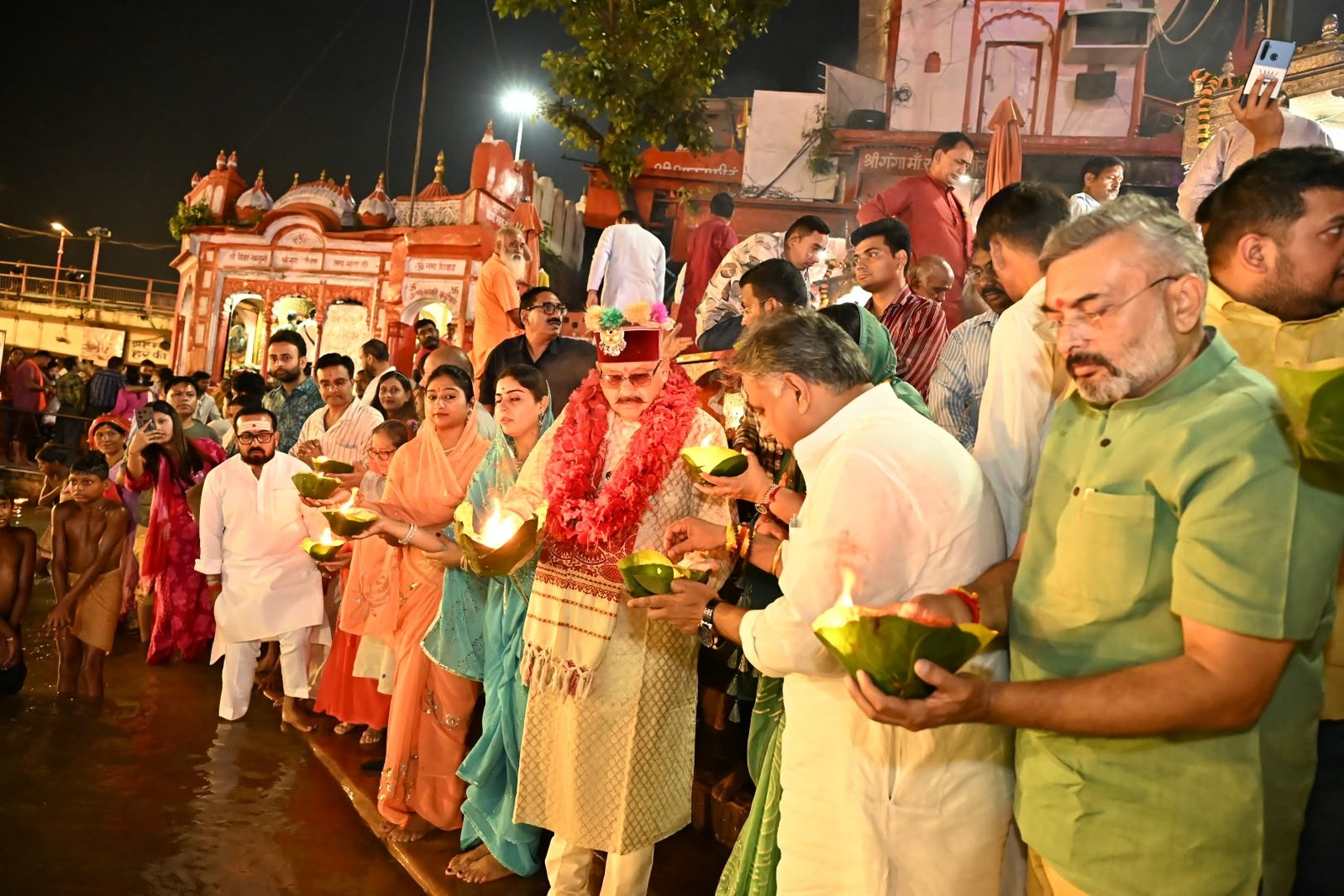 1789694251 465 तीर्थ नगरी हरिद्वार के ब्रह्मकुंड हर की पौड़ी में मा