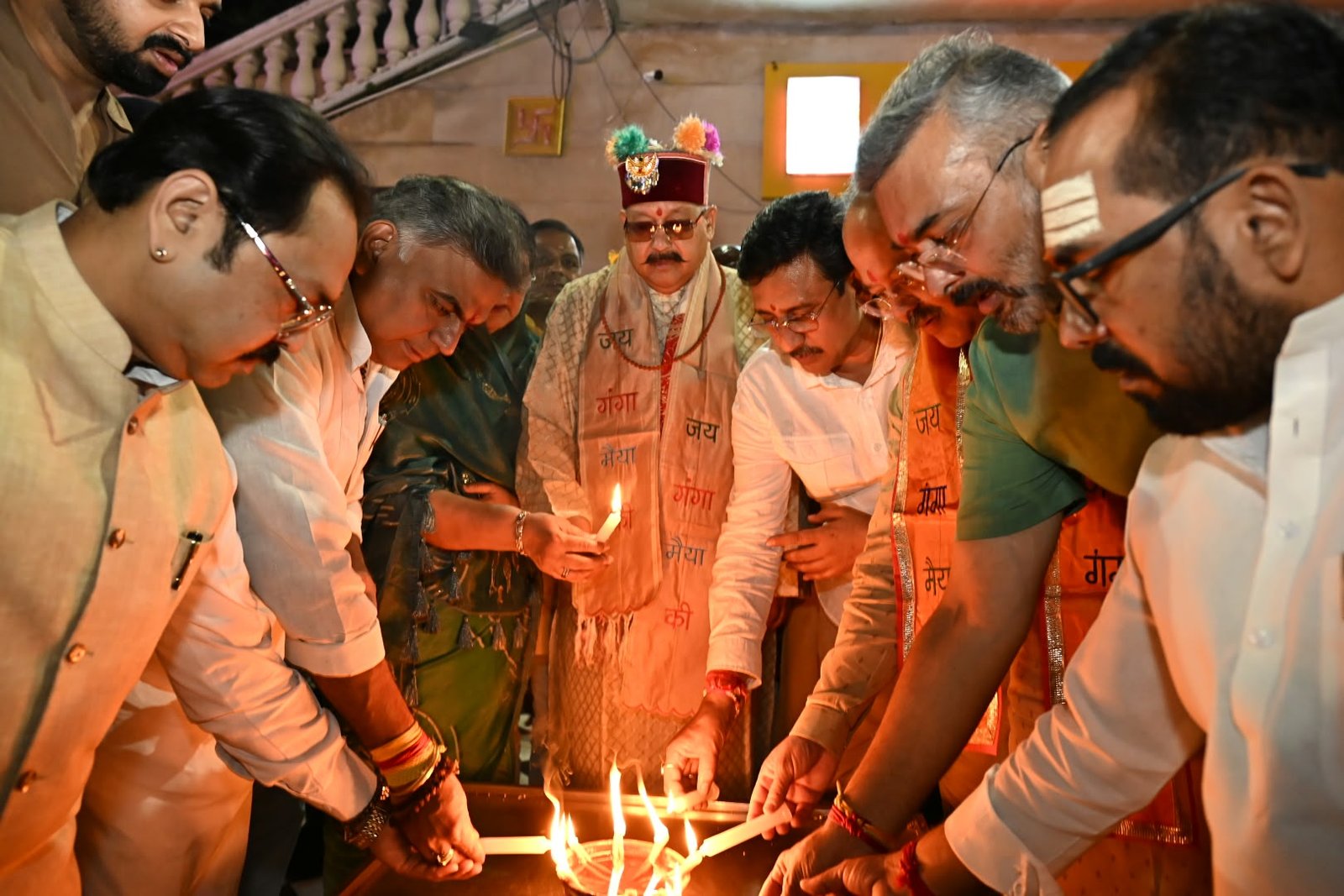 1789694251 612 तीर्थ नगरी हरिद्वार के ब्रह्मकुंड हर की पौड़ी में मा