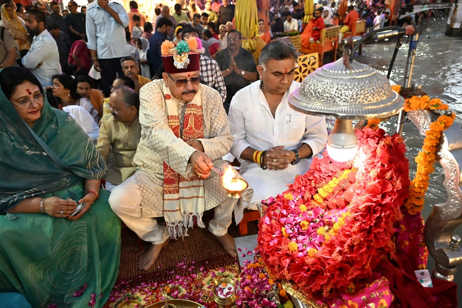 1789694251 684 तीर्थ नगरी हरिद्वार के ब्रह्मकुंड हर की पौड़ी में मा