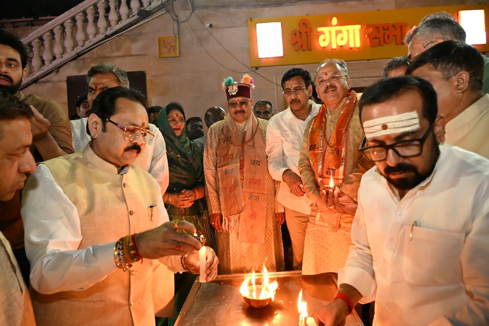 1789694251 949 तीर्थ नगरी हरिद्वार के ब्रह्मकुंड हर की पौड़ी में मा