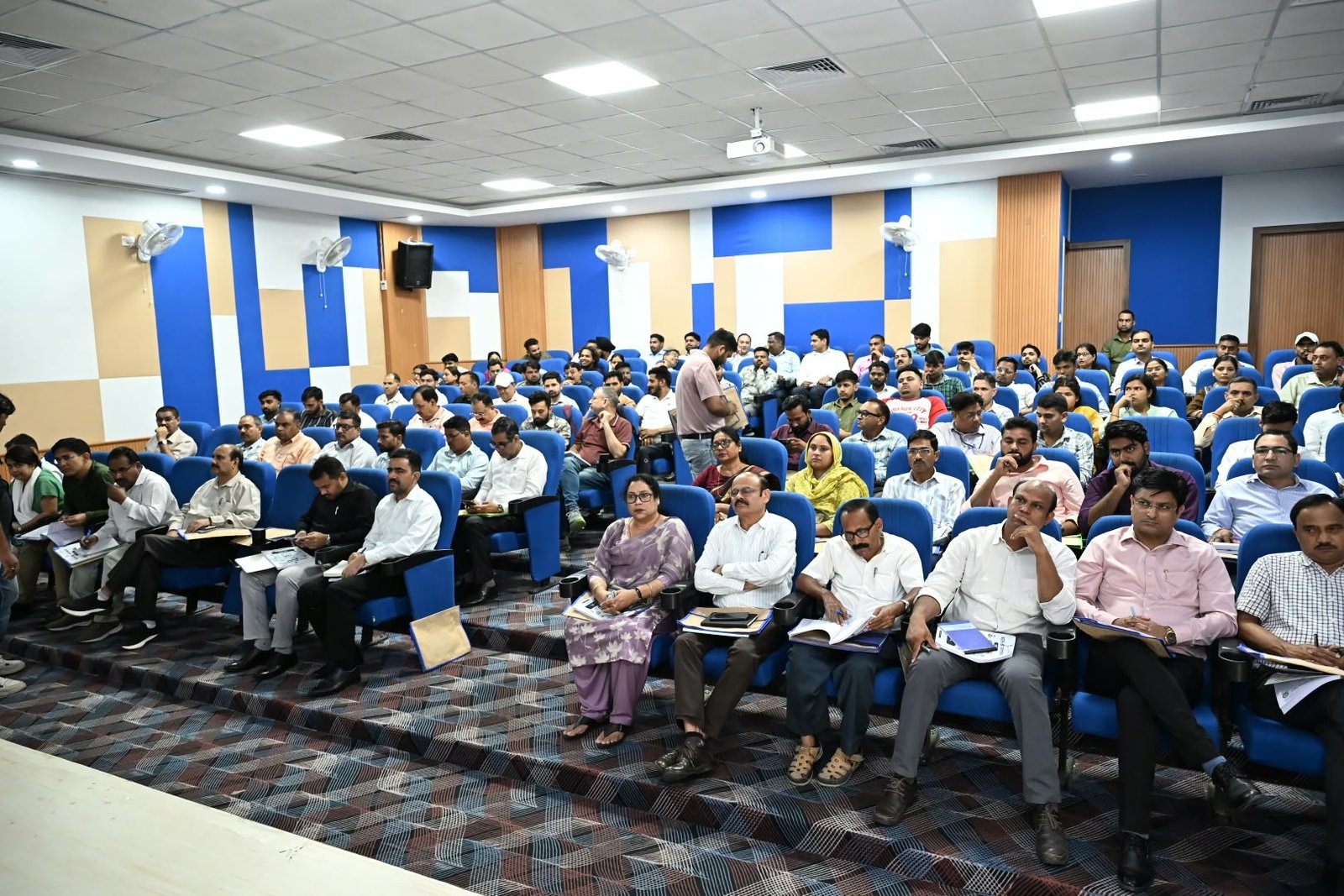 जनगणना 2027 के द्वितीय चरण (जनसंख्या गणना) को लेकर हरिद्वार में दो दिवसीय जिला स्तरीय प्रशिक्षण कार्यक्रम का आयोजन,चार्ज अधिकारियों एवं तकनीकी सहायकों को दिए गए विस्तृत दिशा-निर्देश 9 1789730128 220 जनगणना 2027 के द्वितीय चरण जनसंख्या गणना को लेकर हरिद्वार