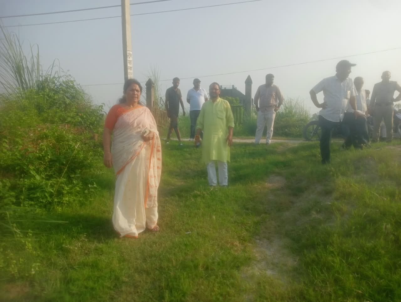 1789740849 324 जिलाधिकारी मयूर दीक्षित के निर्देशन में सुमन नगर बहादराबाद में