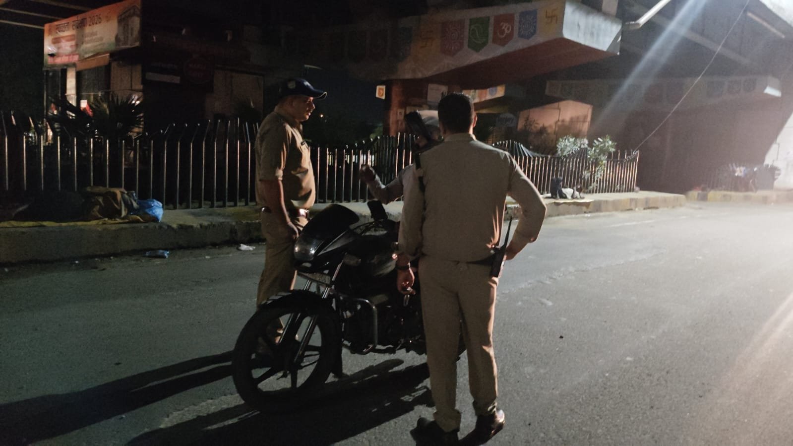 1789834697 17 पीसी 7 चेकिंग होटल ढाबों की वाहनचेकिंग चौकी फेरूपुर थाना