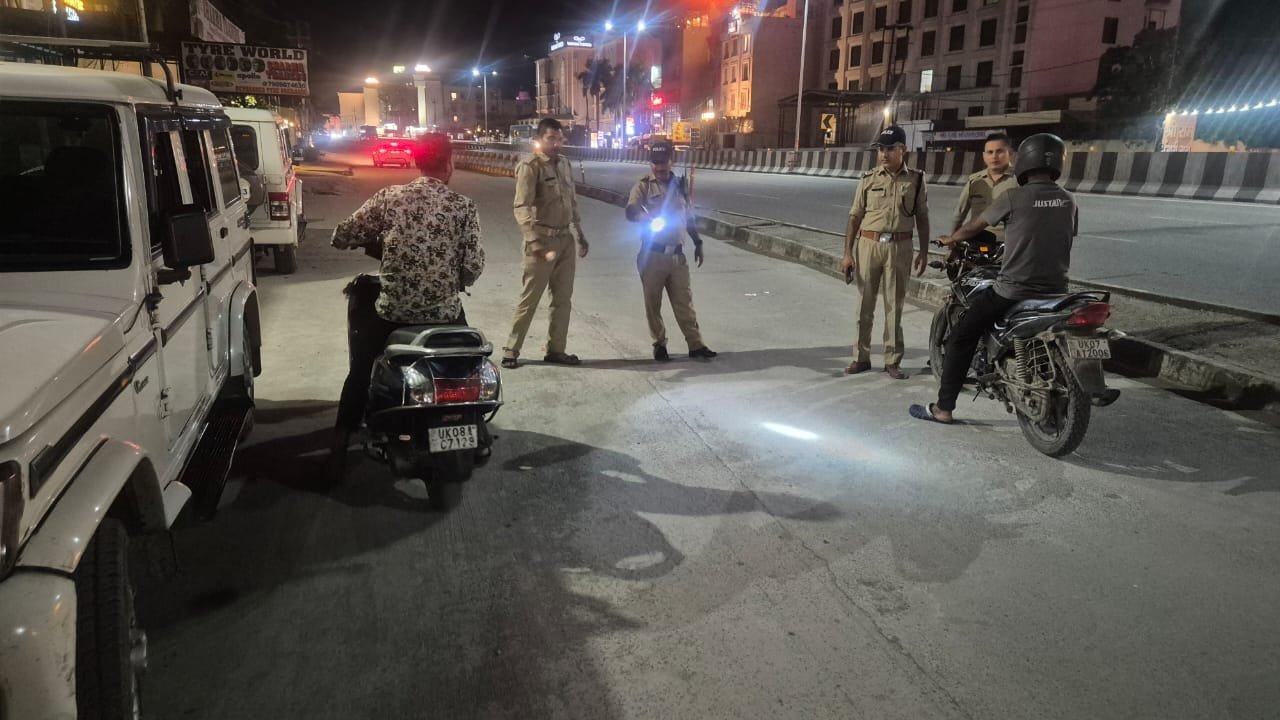 1789834697 539 पीसी 7 चेकिंग होटल ढाबों की वाहनचेकिंग चौकी फेरूपुर थाना