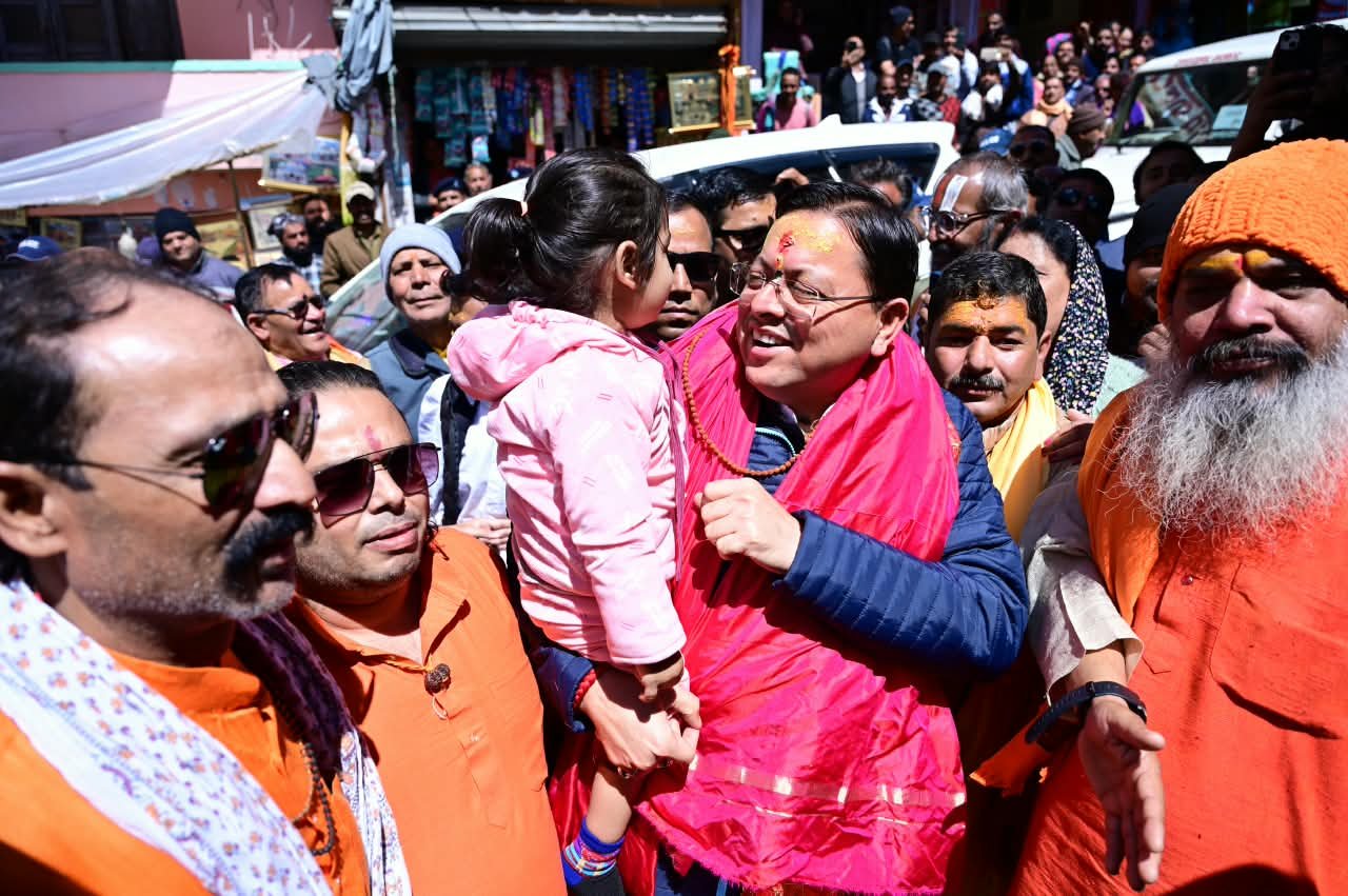 श्री बदरीनाथ धाम में मुख्यमंत्री ने की पूजा-अर्चना, मास्टर प्लान के कार्यों का लिया जायजा 8 1789911994 177 श्री बदरीनाथ धाम में मुख्यमंत्री ने की पूजा अर्चना मास्टर प्लान