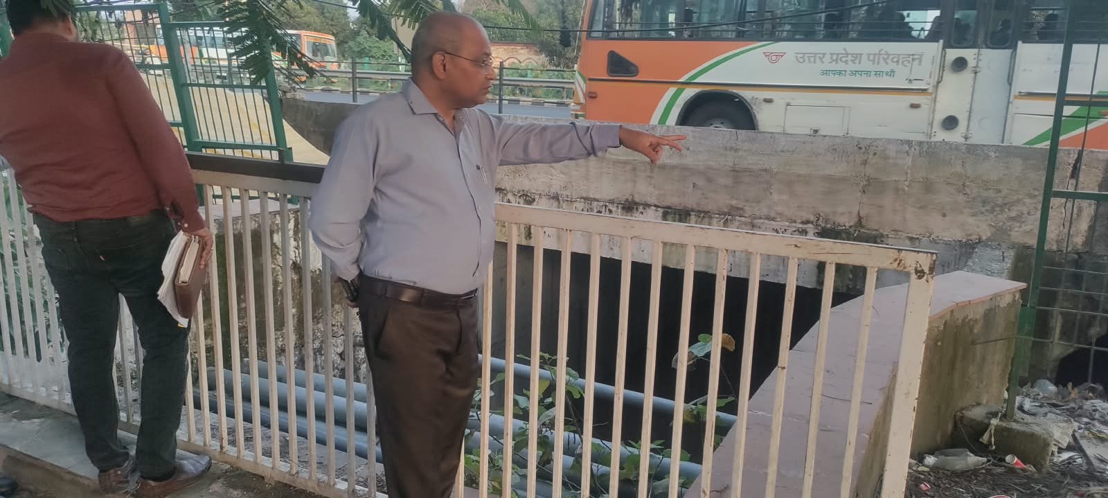 1789973191 488 कुंभ से जुड़े निर्माण कार्यों का मंडलायुक्त ने किया स्थलीय
