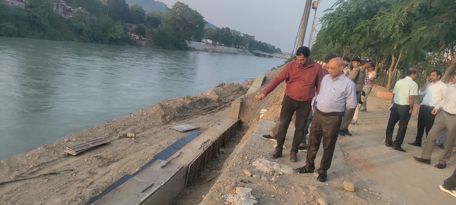 कुंभ से जुड़े निर्माण कार्यों का मंडलायुक्त ने किया स्थलीय निरीक्षण 4 1789973191 863 कुंभ से जुड़े निर्माण कार्यों का मंडलायुक्त ने किया स्थलीय