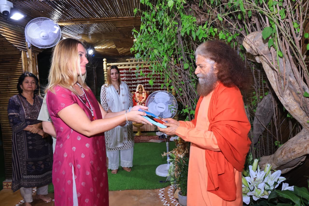 1789986484 616 अंतरराष्ट्रीय शांति दिवस पर परमार्थ निकेतन से शांति का शाश्वत