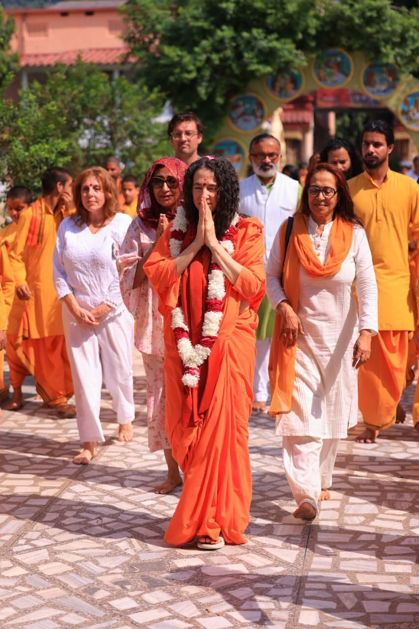 वैश्विक मंचों पर सनातन संस्कृति की ध्वजा फहराकर परमार्थ निकेतन लौटीं डॉ. साध्वी भगवती सरस्वती जी 4 1790074576 446 वैश्विक मंचों पर सनातन संस्कृति की ध्वजा फहराकर परमार्थ निकेतन