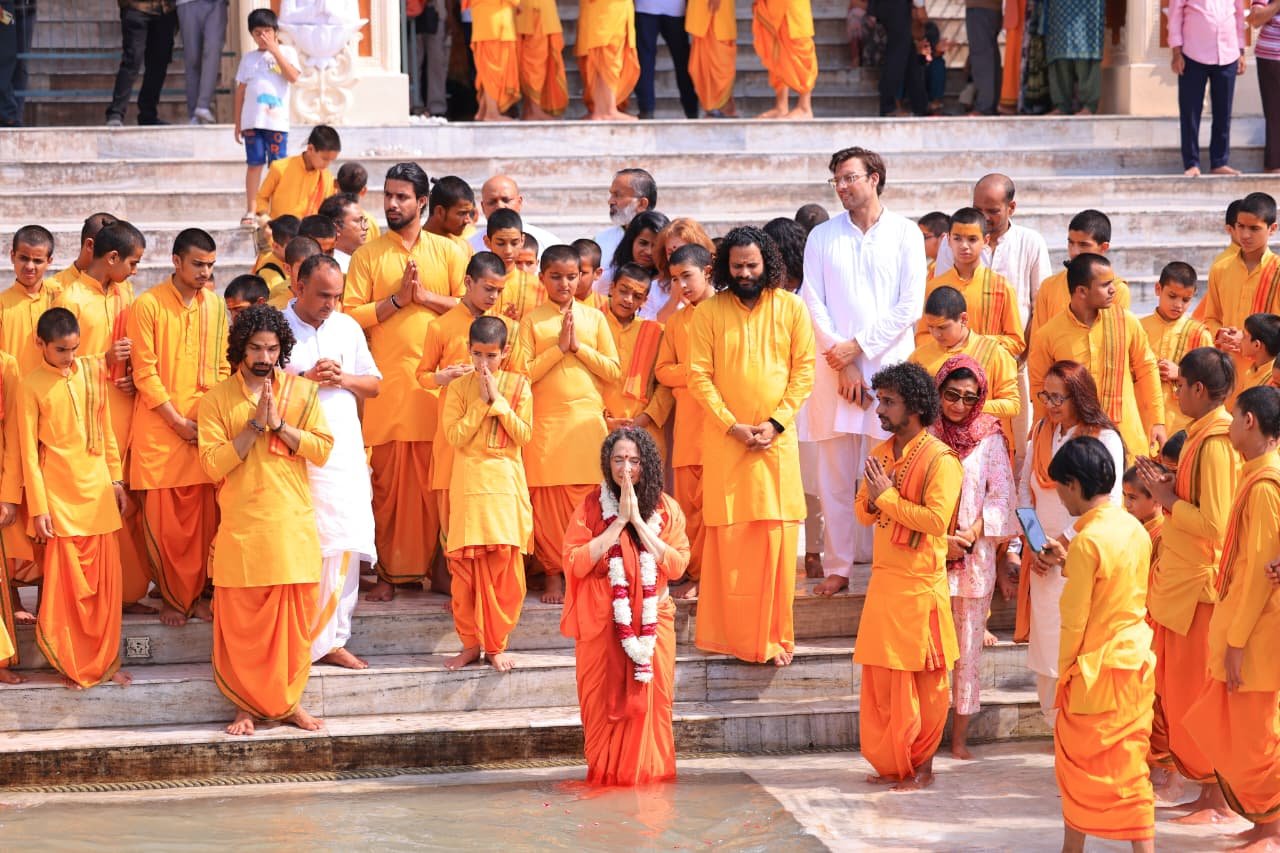 1790074576 755 वैश्विक मंचों पर सनातन संस्कृति की ध्वजा फहराकर परमार्थ निकेतन