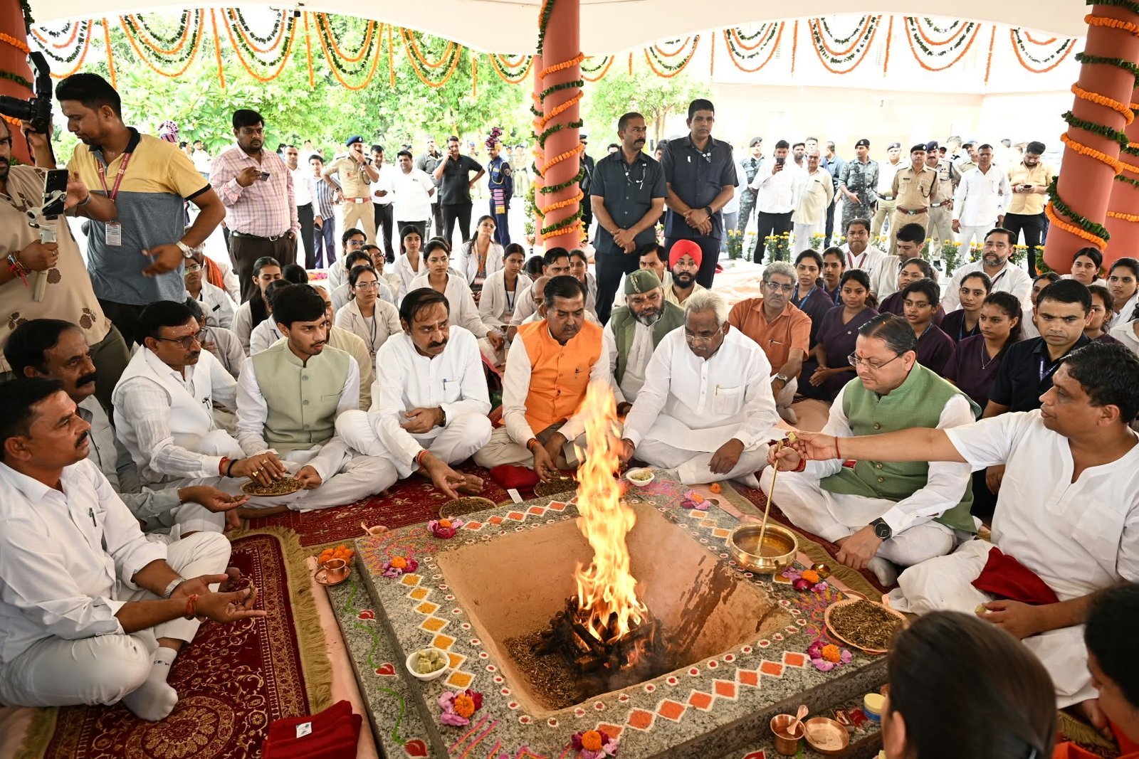 1790153887 838 पतंजलि आयुर्वेद गुरुकुलम् भारतीय ज्ञान परंपरा और आधुनिक शिक्षा के