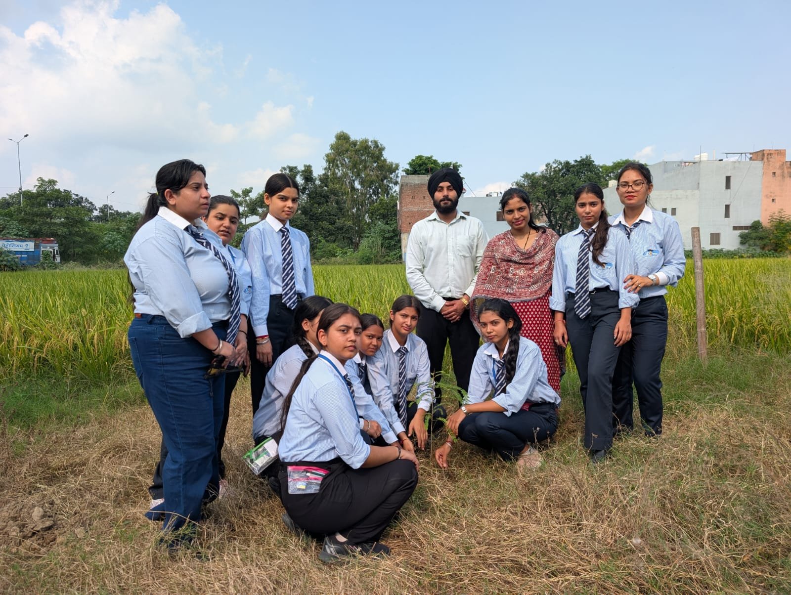 1790265876 163 NSS स्थापना दिवस पर वृक्षारोपण एवं पर्यावरण जागरूकता पदयात्रा आयोजित