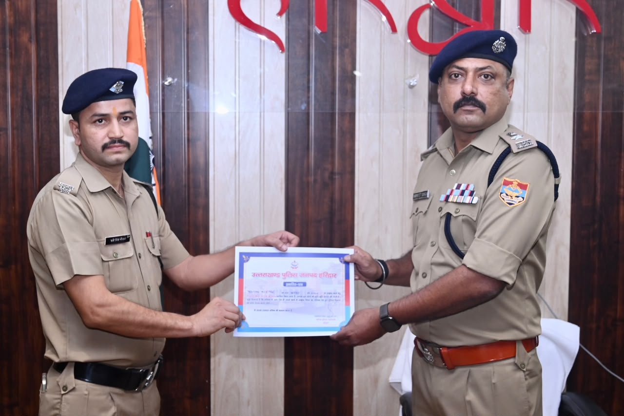 1790266038 159 एसएसपी नवनीत सिंह की अध्यक्षता में पुलिस कार्यालय में सैनिक