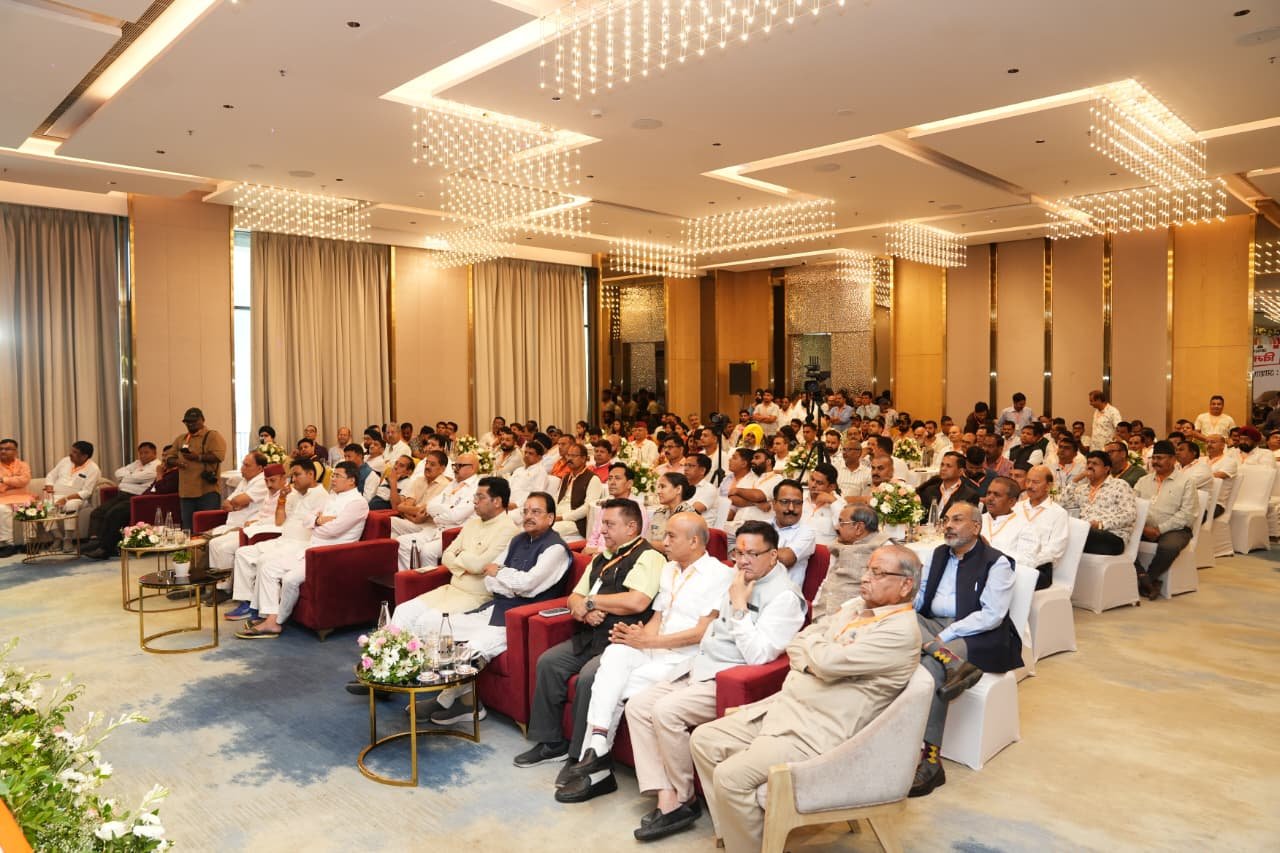 विकास और पर्यावरण के बीच संतुलन के साथ उत्तराखण्ड को आगे बढ़ाना हमारी प्राथमिकता : मुख्यमंत्री 8 1790336413 133 विकास और पर्यावरण के बीच संतुलन के साथ उत्तराखण्ड को