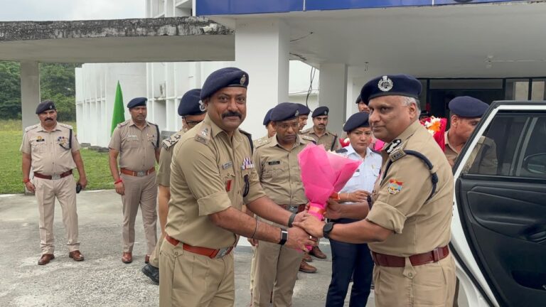 1790349711_170_कुम्भ-मेला-की-तैयारियों-का-जायजा-लेने-हरिद्वार-पहुंचे-एडीजी.jpg