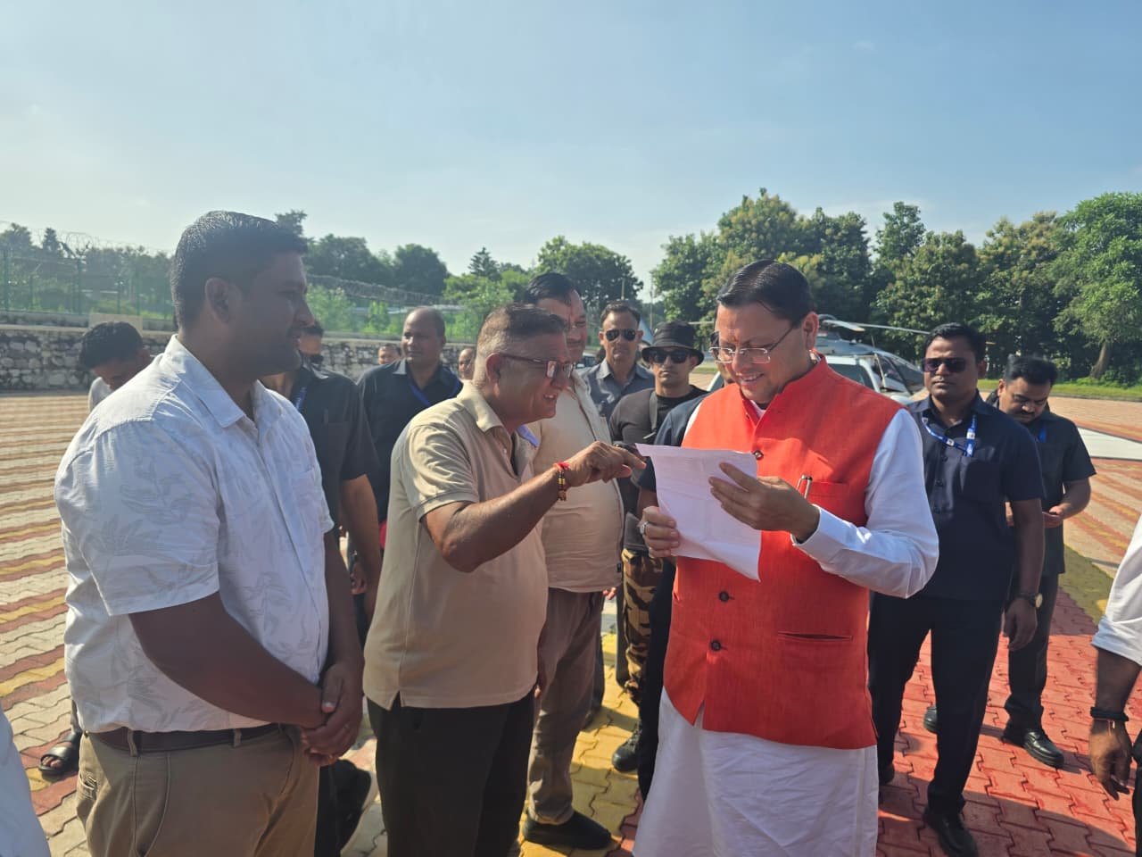 1790696222 734 मुख्यमंत्री ने सुनीं जनसमस्याएं अधिकारियों को दिए त्वरित समाधान के