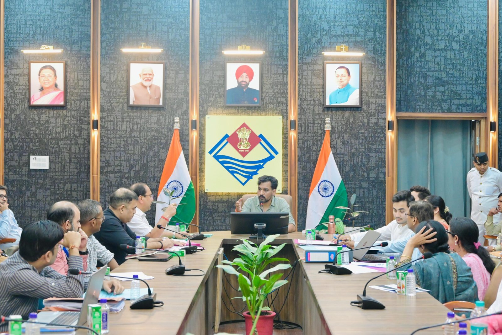 1790782523 172 स्वास्थ्य सेवाओं में लापरवाही पर जिलाधिकारी सख्तः एएनएम निलंबित मातृ