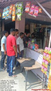 4-दुकानदारों-द्वारा-पॉलीथिन-का-उपयोग-किए-जाने-के-तहत.jpg