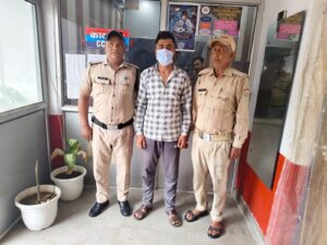 SSP-हरिद्वार-हरिद्वार-के-आदेशानुसार-वारंटीयो-के-विरुद्ध-हरिद्वार-पुलिस.jpg
