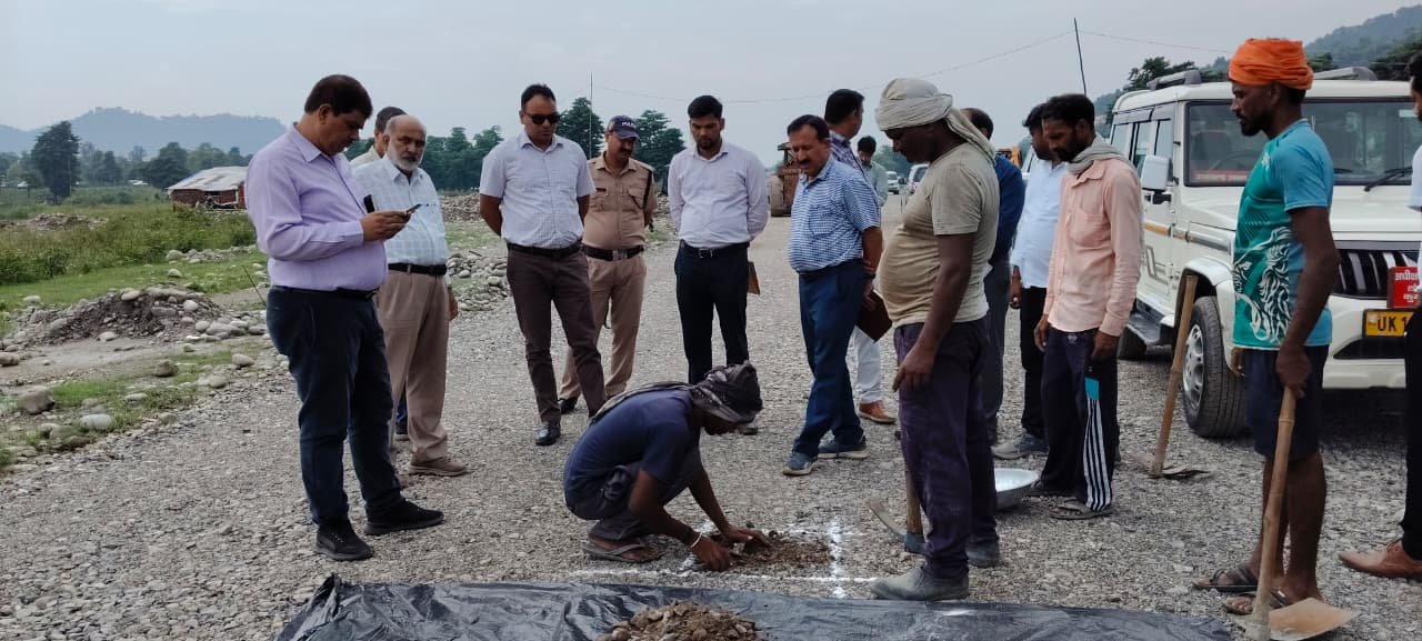 मेलाधिकारी ने उत्तर हरकी पैड़ी विकास परियोजना के कार्यों
