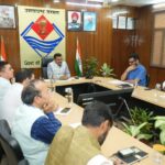 उत्पादन-में-आत्मनिर्भरता-हेतु-उठाएं-समुचित-कदम.jpg