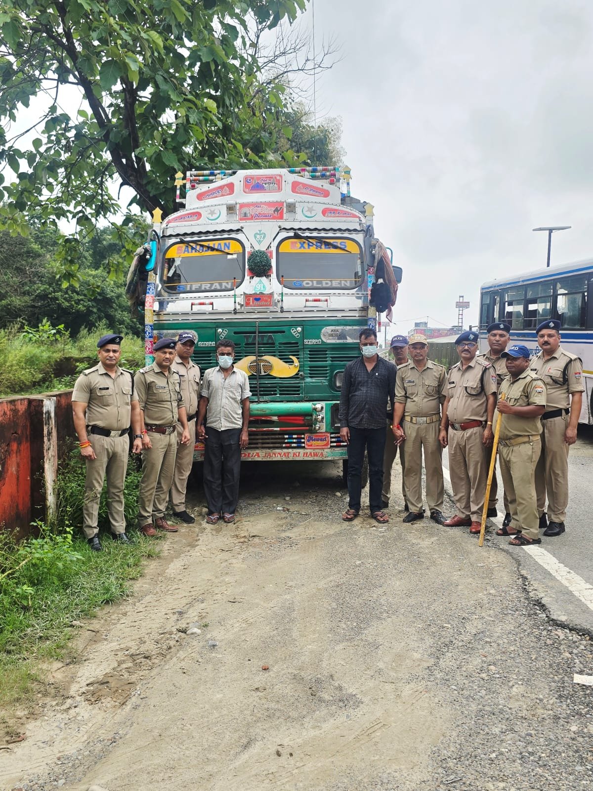 एसएसपी नवनीत सिंह की अगुवाई में आपराधिक तत्वों के मंसूबों पर लगातार पानी फेर रही है हरिद्वार पुलिस 2 नवनीत सिंह की अगुवाई में आपराधिक तत्वों के मंसूबों