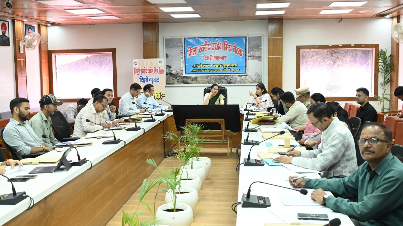 क्षेत्रों की समस्याओं के त्वरित निस्तारण के लिए डीएम
