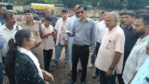 कमिश्नर-दीपक-रावत-ने-किया-रामनगर-नगर-पालिका-का.jpg