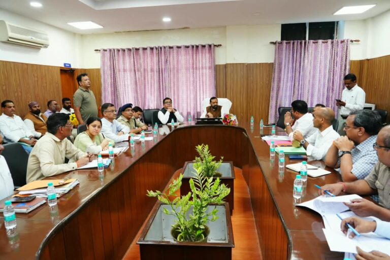 कर्मचारियों-के-अधिकारों-एवं-कल्याणकारी-योजनाओं-के-प्रभावी-क्रियान्वयन.jpeg