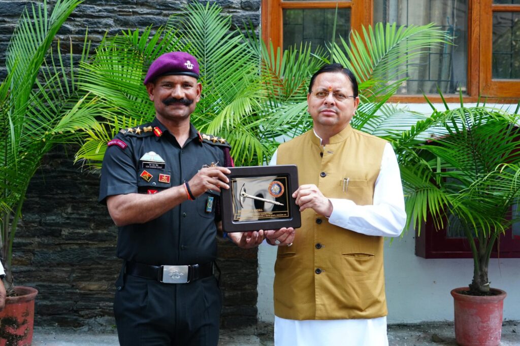 का-साहस-अनुशासन-और-टीम-भावना-युवाओं-के-लिए.jpg