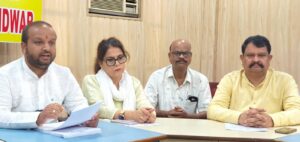 कांग्रेस-ने-सरकार-पर-लगाया-सरकारी-जमीनें-बाहरी-लोगों.jpeg