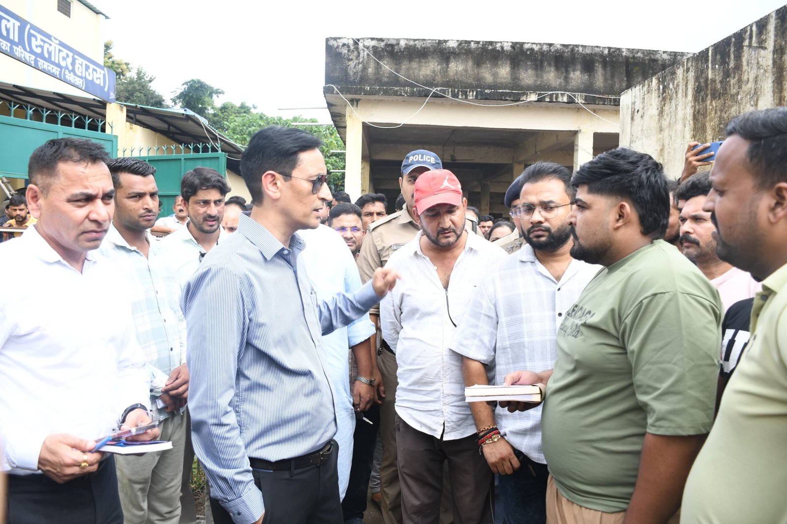 कमिश्नर दीपक रावत ने किया रामनगर नगर पालिका का