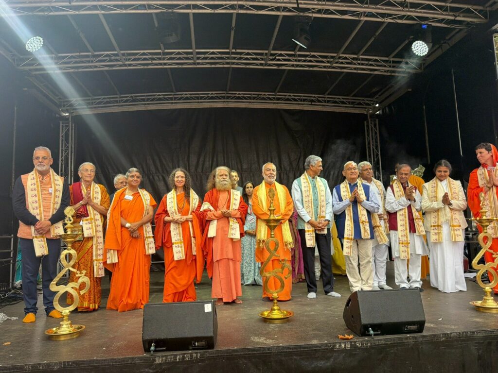 के-तट-पर-गूँजी-माँ-गंगा-की-आरती.jpeg