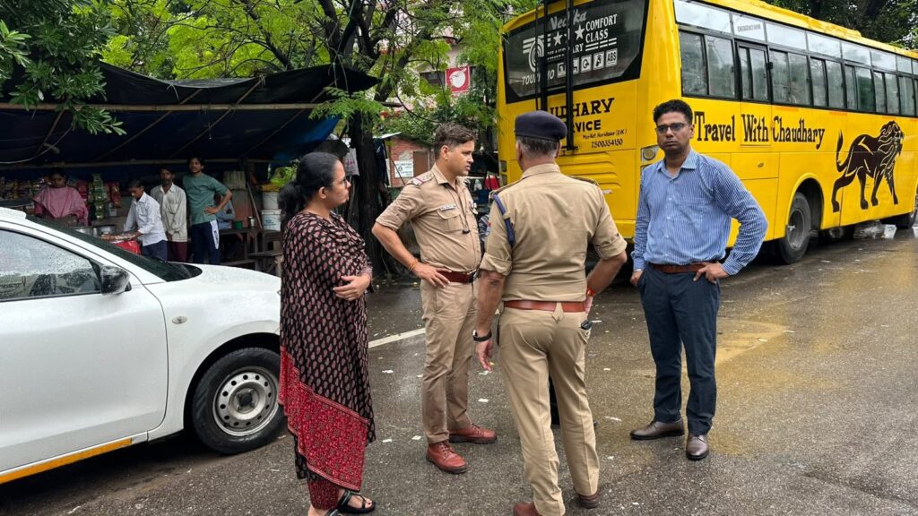 के-निर्देश-पर-हरिद्वार-रेलवे-स्टेशन-क्षेत्र-की-यातायात.jpg