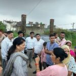 के-निर्देशन-में-सुमननगर-बहादराबाद-में-जलभराव-की-स्थिति.jpg