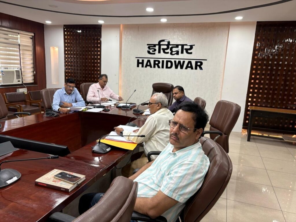 के-सभी-सार्वजनिक-शौचालयों-की-व्यवस्था-सुधारने-के-लिए.jpeg