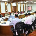 क्षेत्रों-की-समस्याओं-के-त्वरित-निस्तारण-के-लिए-डीएम.jpg