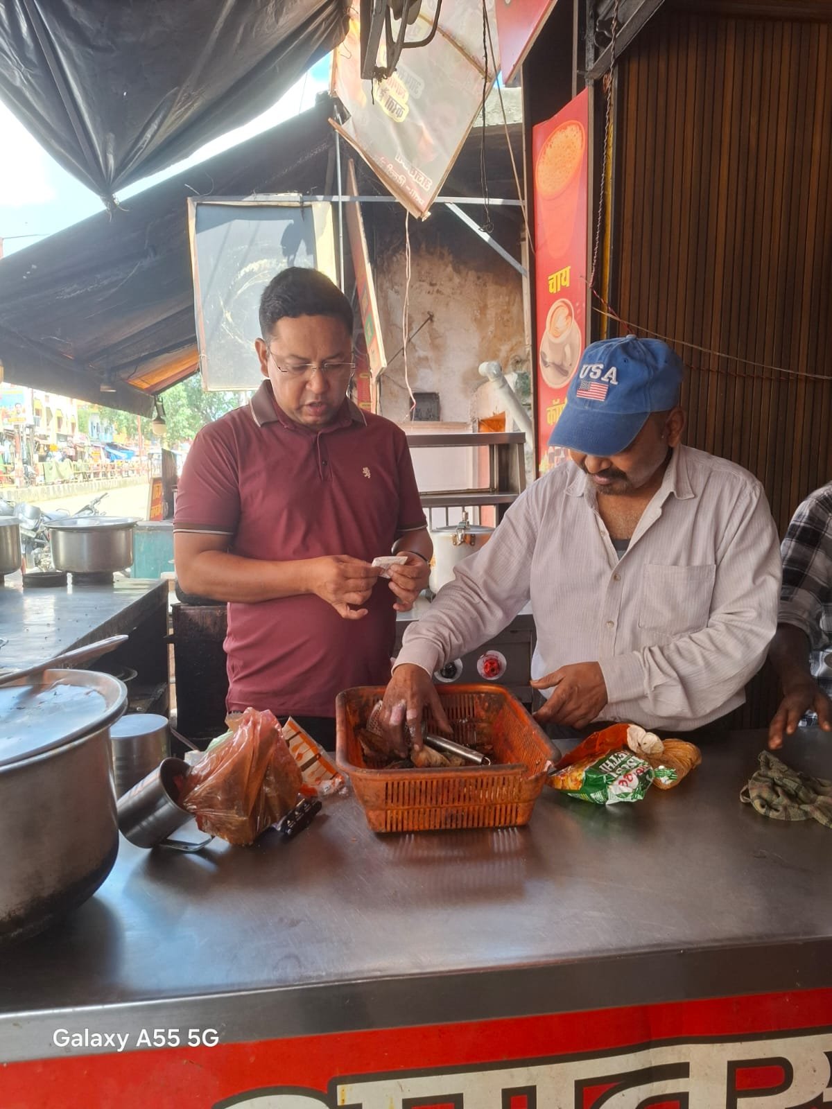 खाद्य संरक्षा एवं औषधि प्रशासन विभाग की टीम ने हरिद्वार नगर निगम क्षेत्र में औद्योगिक इकाइयों, ढाबों, रेस्टोरेंट और डेयरियों का किया सघन निरीक्षण 2 संरक्षा एवं औषधि प्रशासन विभाग की टीम ने हरिद्वार