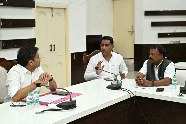 जिलाधिकारी-की-अध्यक्षता-में-राजनीतिक-दलों-के-प्रतिनिधियों-के.jpg