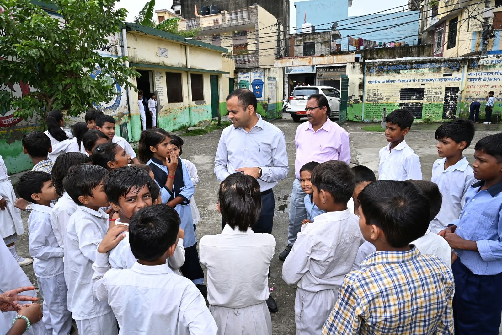 ने राजकीय प्राथमिक विद्यालय नं 3 ज्वालापुर एवं राजकीय