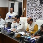 टिहरी-के-मेडिकल-स्टोर्स-का-संयुक्त-टीम-ने-किया.jpg