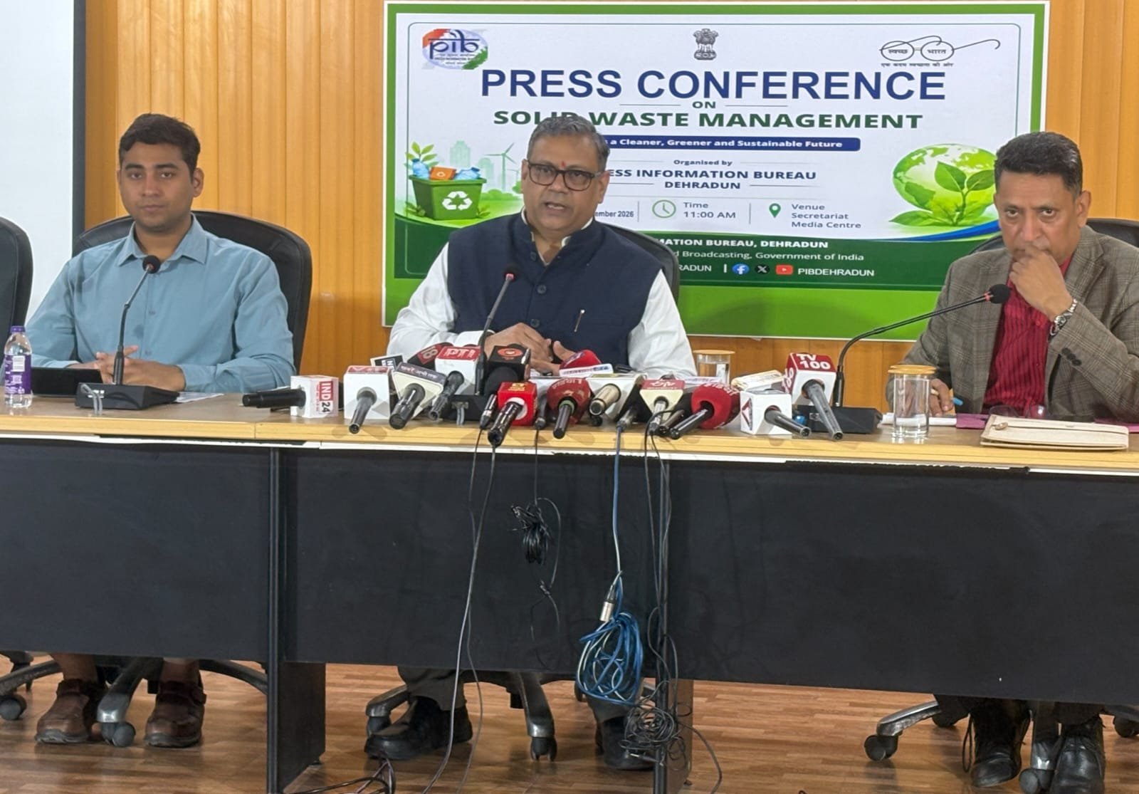 ठोस अपशिष्ट प्रबंधन से निपटने के लिए जमीनी स्तर पर जनप्रतिनिधियों और नागरिकों की सक्रिय भागीदारी आवश्यक: डॉ पराग मधुकर धकाते, सदस्य सचिव, पॉल्यूशन कंट्रोल बोर्ड 2 अपशिष्ट प्रबंधन से निपटने के लिए जमीनी स्तर पर