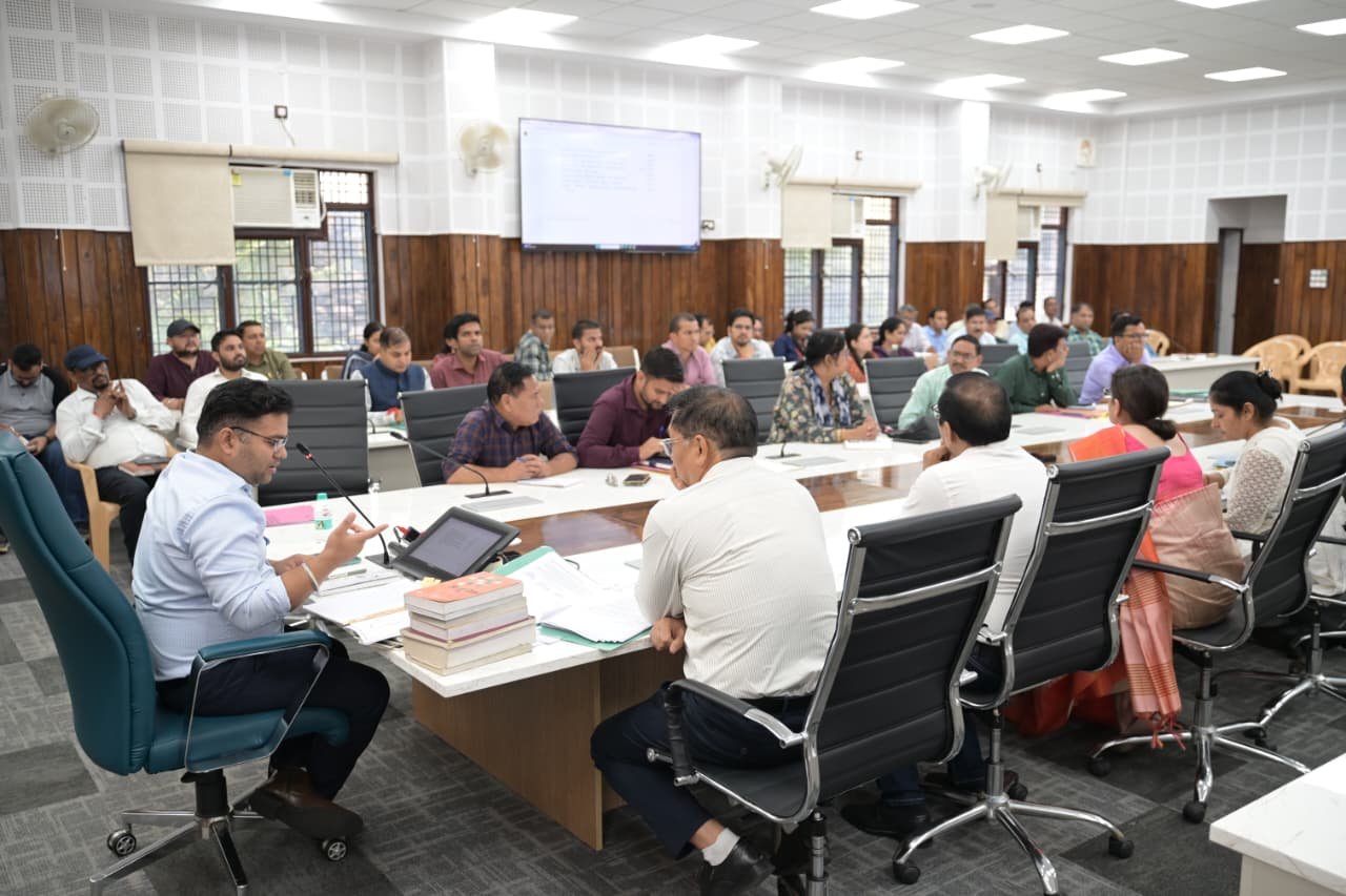रोकथाम अभियान जारी अब तक 39158 घरों का सर्वे