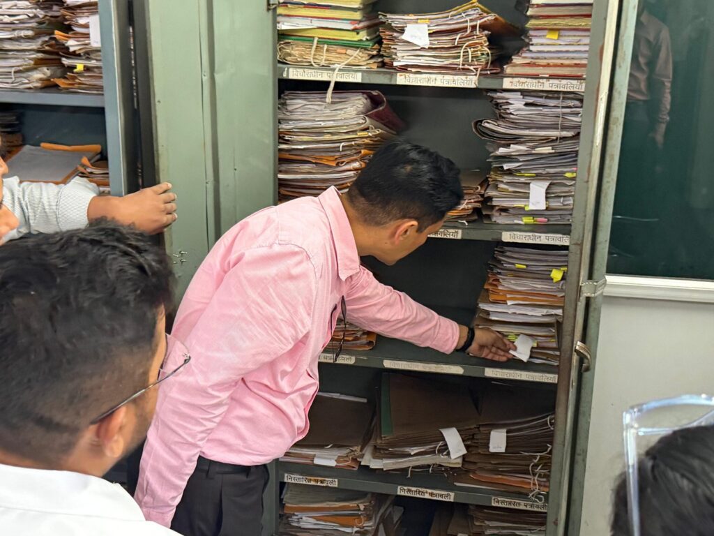 तहसील-का-औचक-निरीक्षण-किया.jpeg