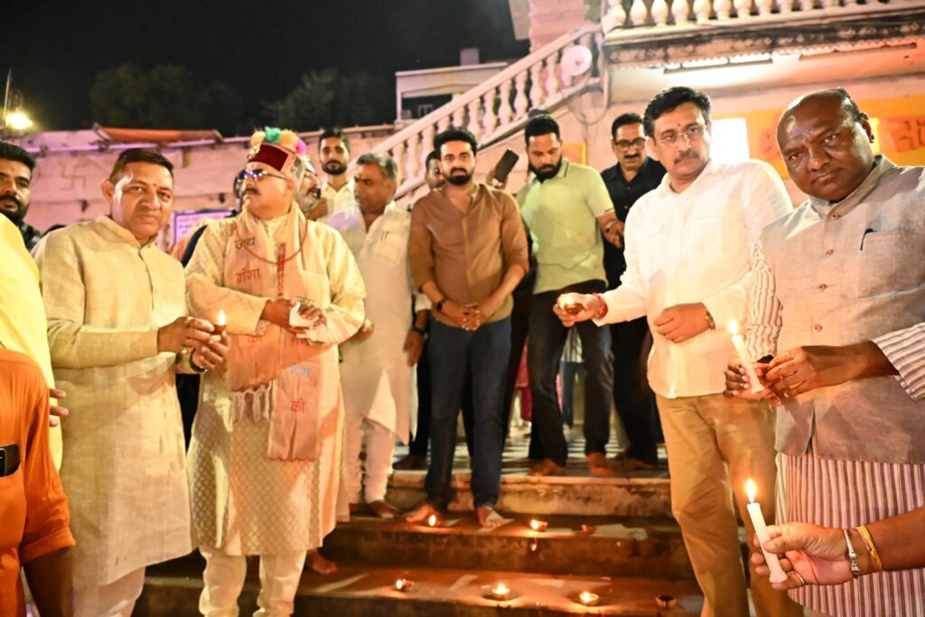 नगरी-हरिद्वार-के-ब्रह्मकुंड-हर-की-पौड़ी-में-मा.jpeg